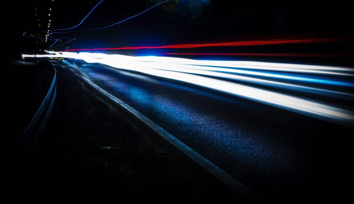 Convertir la vitesse de la lumière de m/s en km/h Tout ce que vous devez savoir Harakiwi