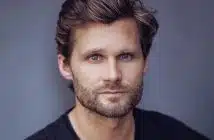 Alexis Michalik biographie de l'acteur, dramaturge, metteur en scène, scénariste, réalisateur