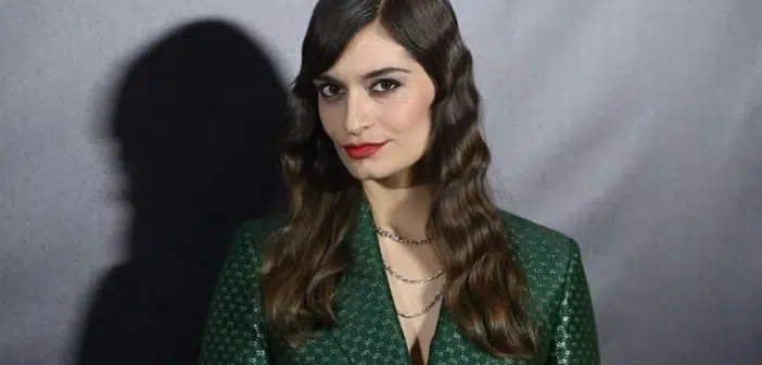 Quelle est la taille de Clara Luciani