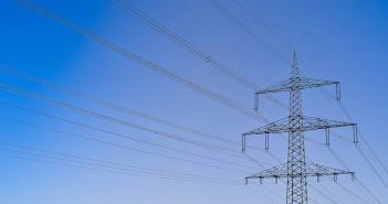 Garantir l’approvisionnement électrique à tous à tout moment – le défi du réseau électrique