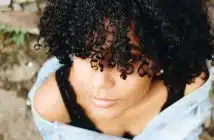 Cheveux crépus : 6 conseils pour une croissance rapide